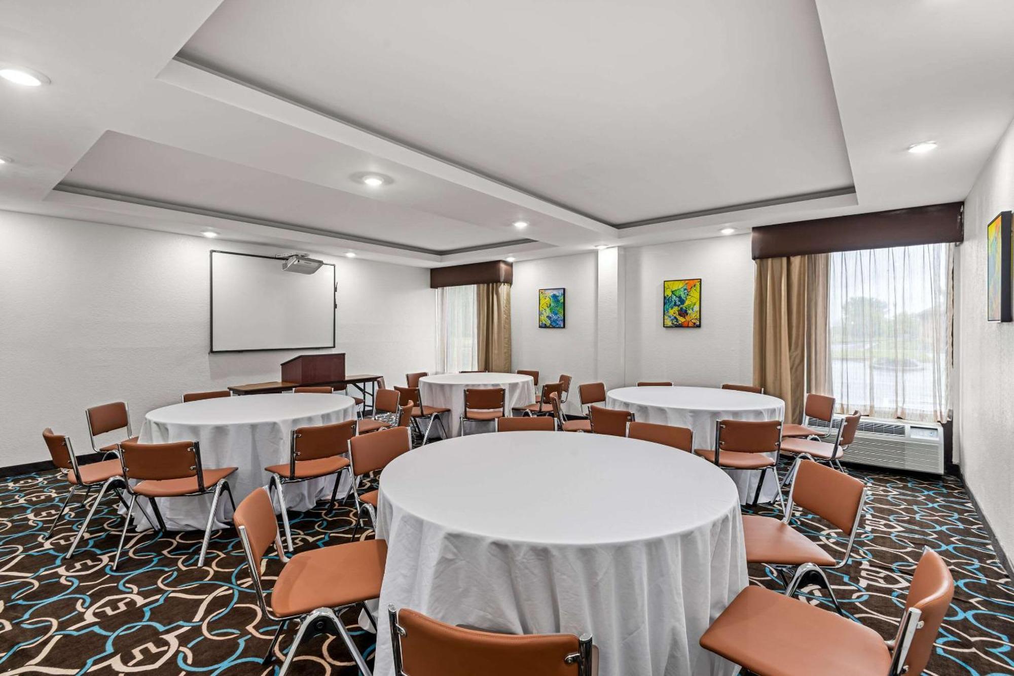 Hotel Concord Syracuse, Ascend Hotel Collection East Syracuse Dış mekan fotoğraf